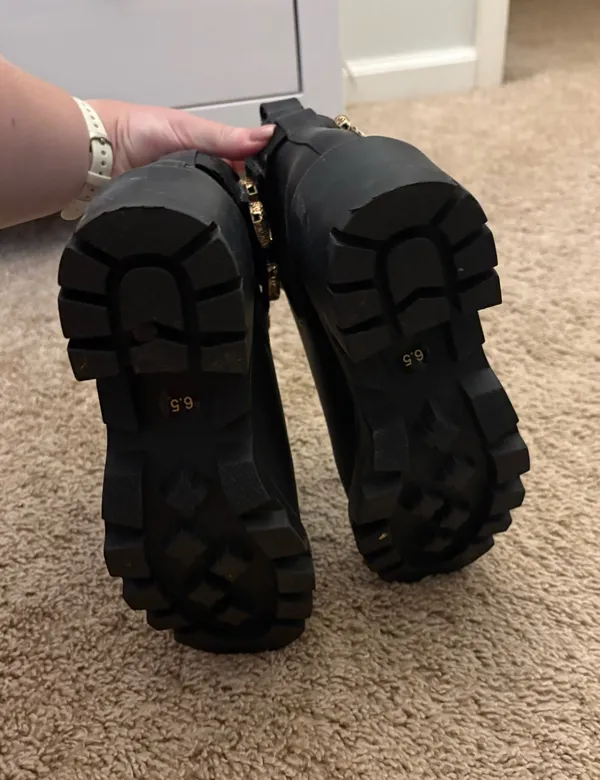Steve Madden Booties Black - Image 4