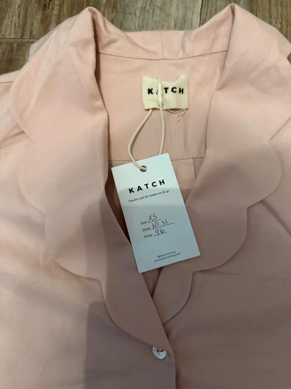 Katch Luxury Organic Cotton Scalloped V Neck Button Down Top Pink Size XS - Image 2