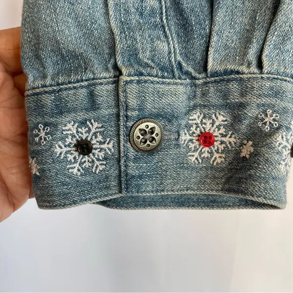 Christopher & Banks Denim Shirt Women’s M Snow Days Snowman Snowflake Embroidery - Image 7