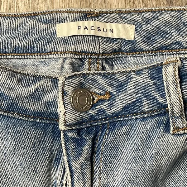 PacSun Mom Jeans Size 30 - Image 4