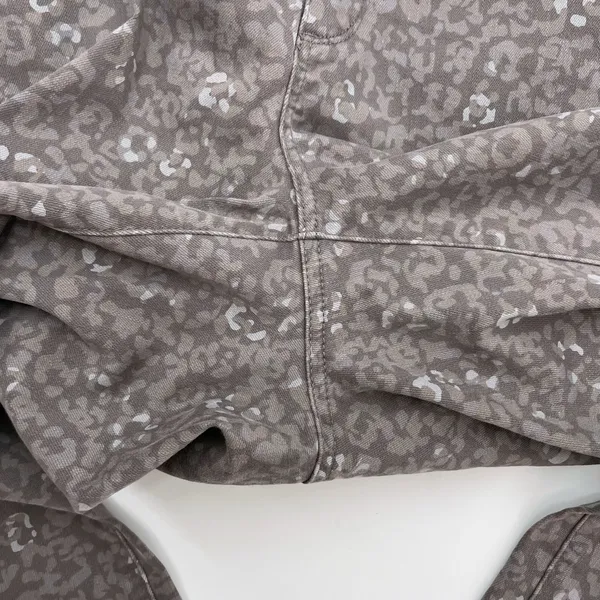 Talbots Gray Pants Leopard Print Jeggings Skinny Jeans Casual Office Fit Size 12 - Image 7
