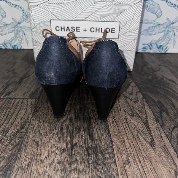 Chase + Chloe Women's Tan and Black Loafers NIB - Image 4