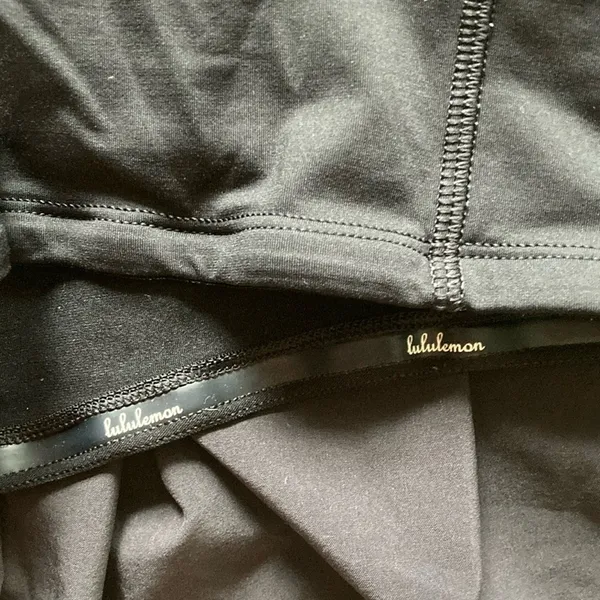 LULULEMON Circuit Breaker Skirt 15” Size 6 Tall Long Black Pleat Discontinued - Image 7