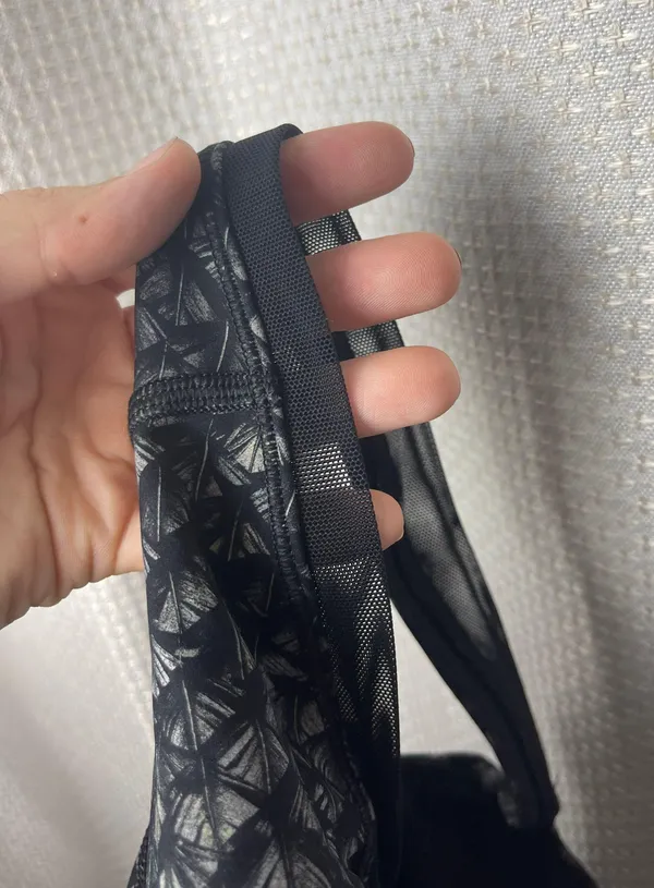 Lululemon Sports Bra (8) - Image 11