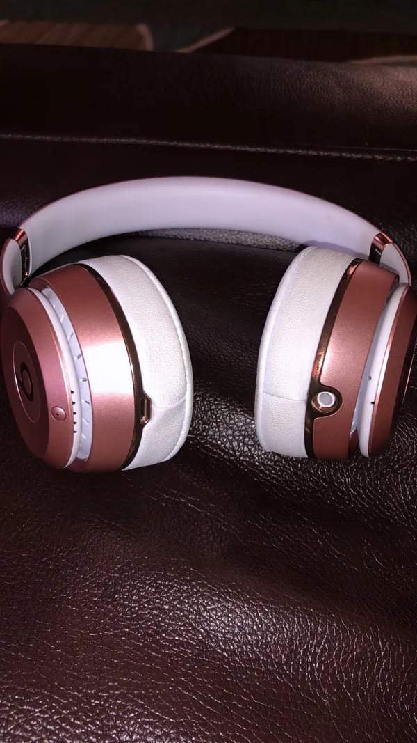 Beats by Dre Solo 3 Wireless Rose Gold - Image 4