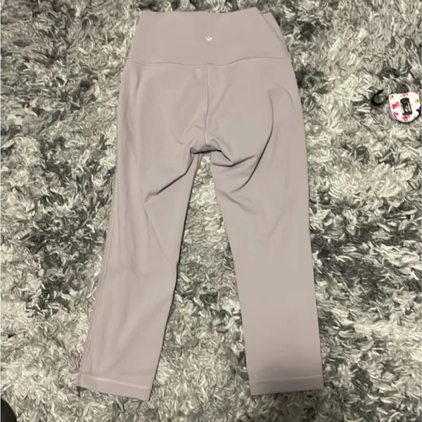 Lululemon Lululemon Wunder Under Crop (High-Rise) *Full-On Luxtreme 21" size 6 - Image 6