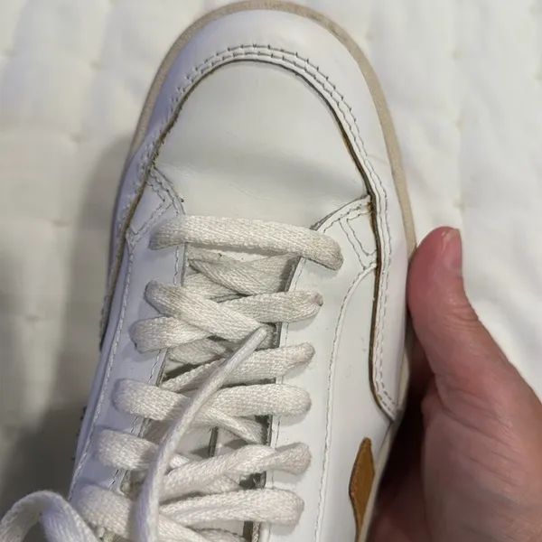 VEJA V-12 LEATHER WHITE CAMEL (2) - Image 10