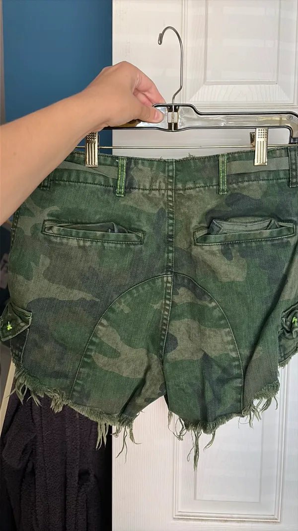 Free People Camo Shorts High-Rise - Image 2
