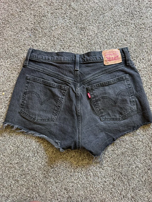 Levi's original 501 Black Frayed Hem High-Rise Denim Shorts - Image 6