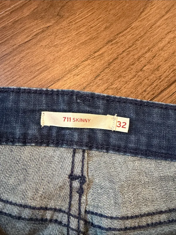 Levi’s 711 Skinny Mid Rise Jeans | Dark Wash Blue | Size 32 - C73-022 - Image 3