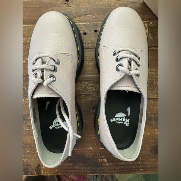 NEW! Dr. Martens Quad II Platform Derby in Vintage Taupe - Image 7
