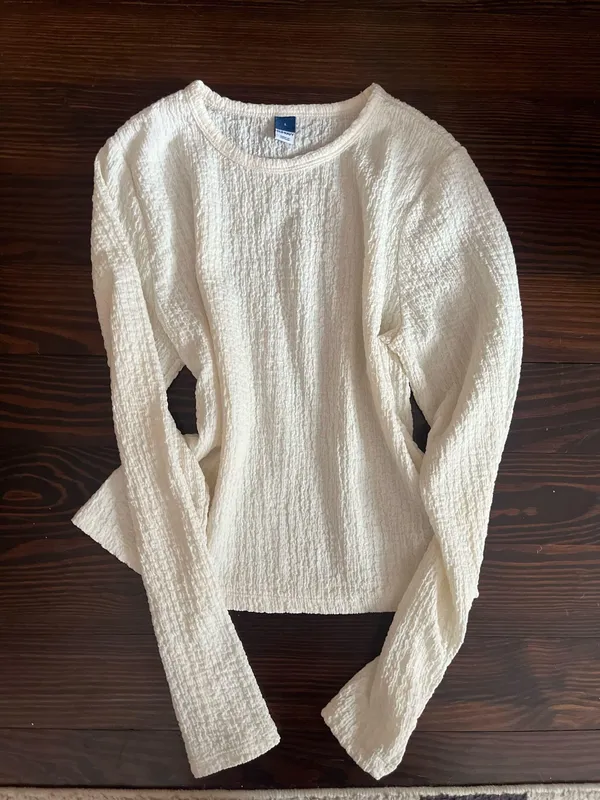 Old Navy Cream scrunched semi sheer white top   - Image 5