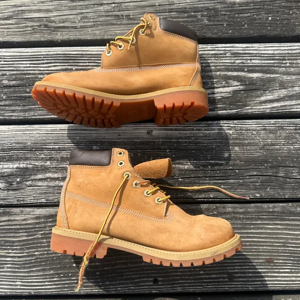 Timberland 6 Inch Premium Waterproof Boot 'Wheat' Nubuck Size 7 Women's Size 8.5 - Image 2
