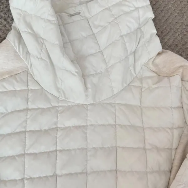 The North Face Women's Quilted Hybrid Pullover Jacket Medium Cream - Image 7