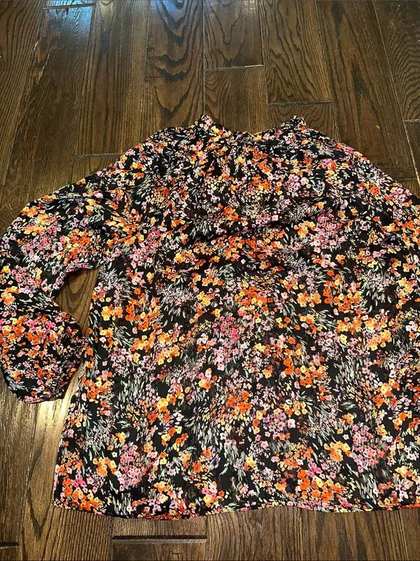 H&M floral longsleeve top size small - Image 7