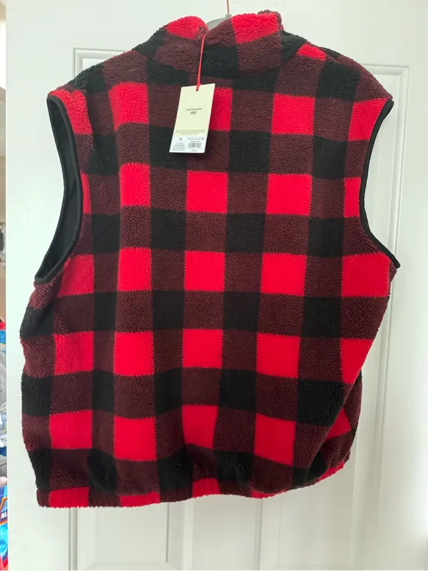 Woolrich NWT Unisex Red and Black Fleece Lined Buffalo Plaid Vest - Image 6