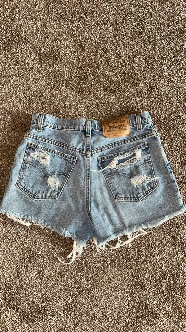 Levi’s Shorts 501 - Image 2