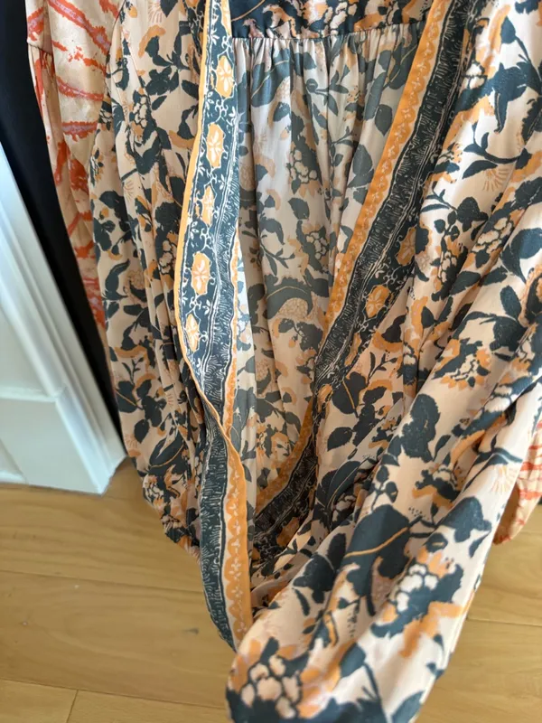 Free People Floral & Tie-Dye Wrap Blouse in Peach and Navy - Image 7