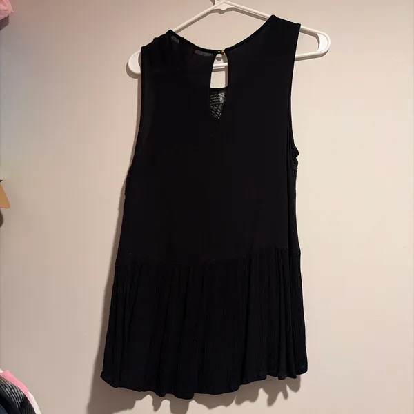 Black ruffle top - Image 2