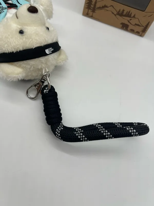 NWT The North Face Korea White Label Running Bear Keyring - Image 5