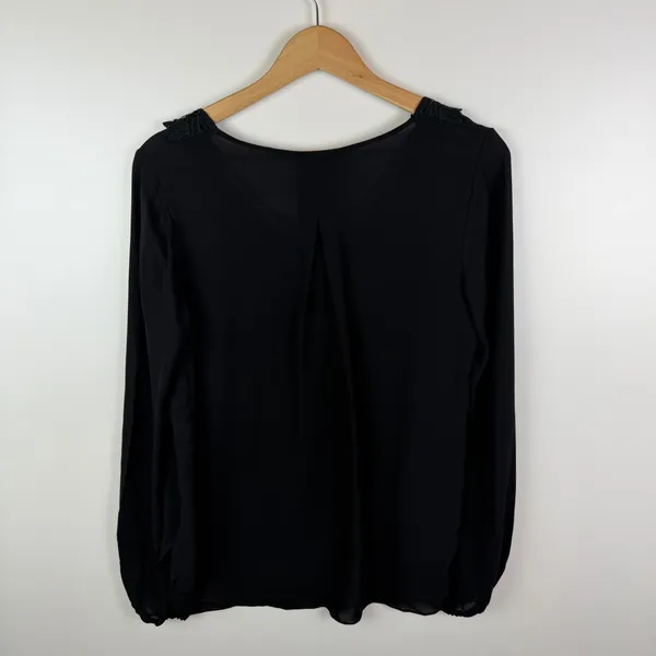 Elie Tahari Black Lace Blouse Small Sheer Lightweight Minimalist Neutral Office‎ - Image 4