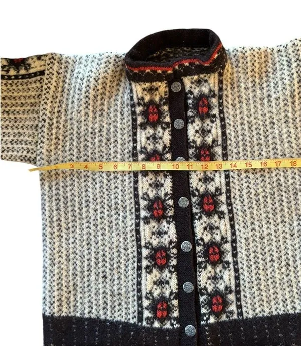 VTG Wool Chunky Knitted Cardigan Sweater M Black Cream Red Metal Scroll Buttons - Image 9