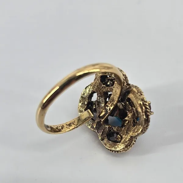 Unbranded Ring Womens 8.25 Vintage Cocktail Blue Faux Cats Eye Gold Tone EUC - Image 4