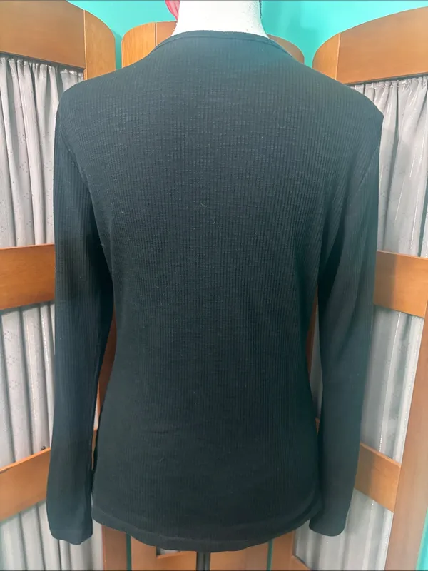 Amazon Women's Black Long-Sleeve Henley Top with Button Placket - Image 8