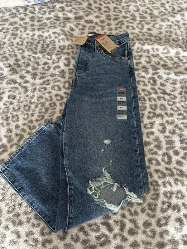 Levi’s Ribcage Straight Ankle Jeans - Image 2