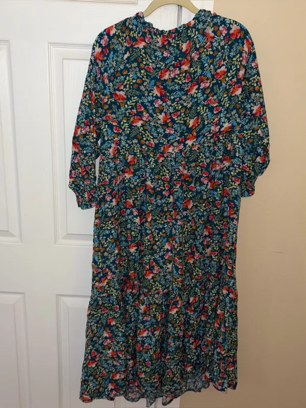 Natural Life Floral Rebecca Tiered Midi Dress Blue Floral Size M - Image 4