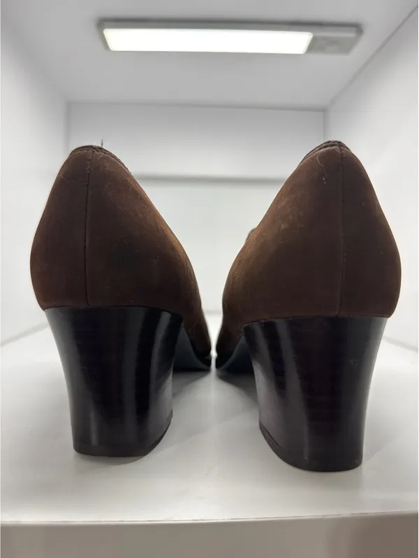 Aerosoles Classic Brown Suede Chunky Heel Oxfords - Step Up Your Shoe Game! - Image 3