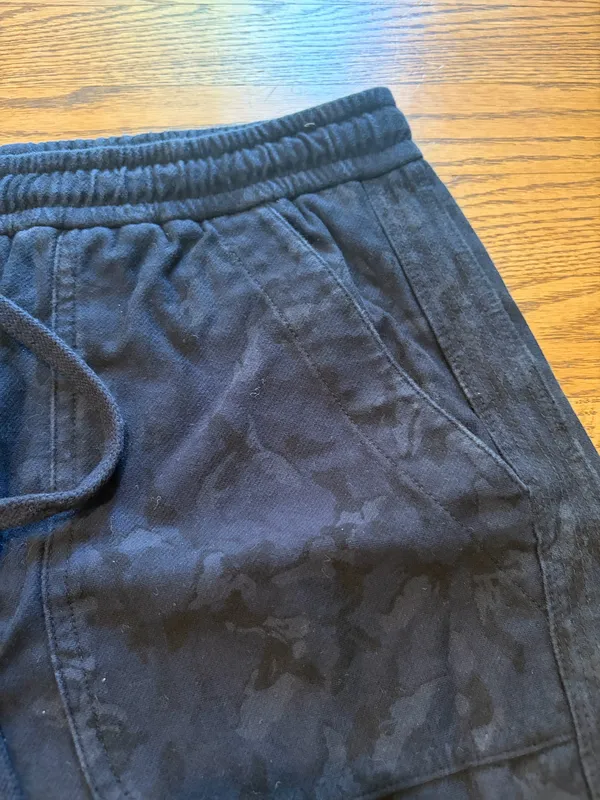 Athleta Farallon Shorts Dark Camo - Image 4