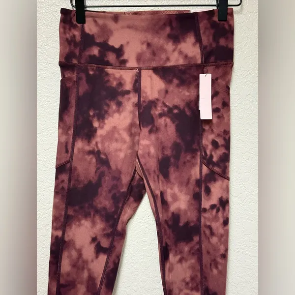 NWT VICTORIA'S SECRET Tie-Dye Incredible Essential 7/8 Leggings Size 6 - Image 4