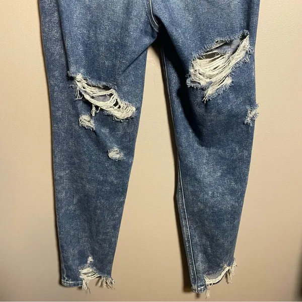 American Eagle Mom Jeans Stretch high rise Distressed - Image 3