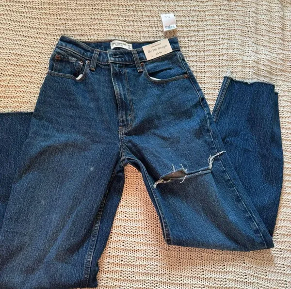 Abercrombie Jeans - Image 2