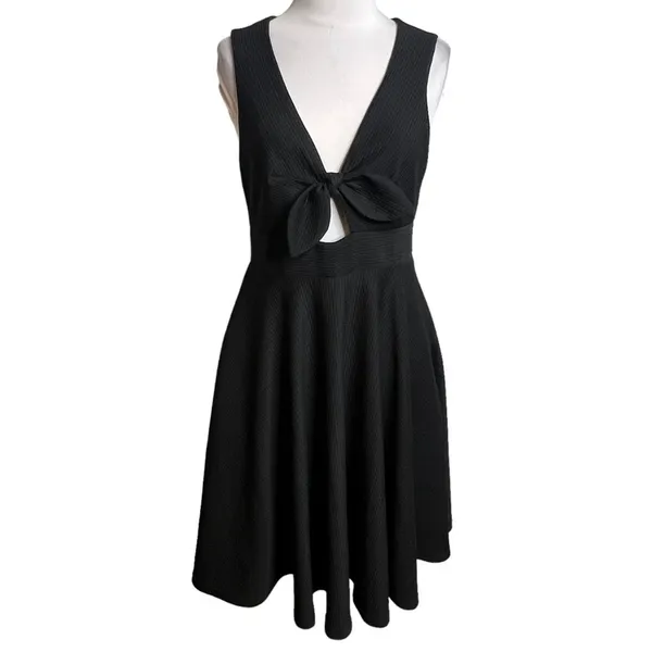 Anthropologie Hutch bow cut out black mini dress Sz‎ S - Image 4