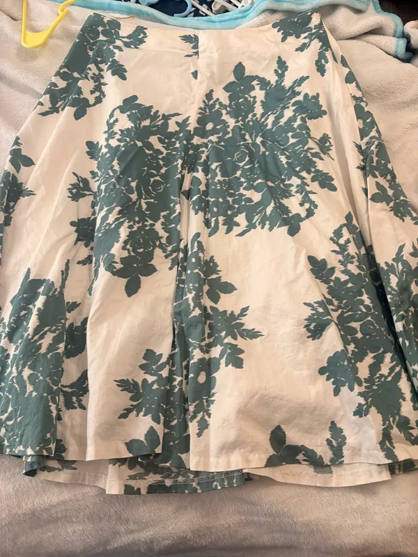 Gap A-Line Skirt Midi Length - Image 4