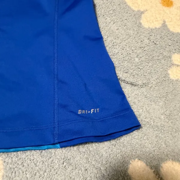 Nike Women's Blue Dri Fit Tank Top - Image 4