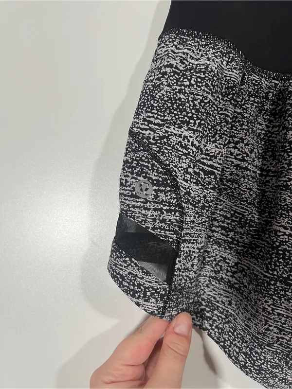 Lululemon Pace Perfect Shorts in Black and White Size 8 Brief-Lined 3” - Image 6