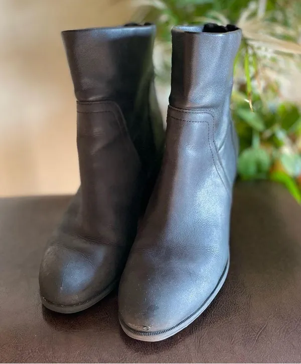 Sam Edelman Black Leather Block Heeled Booties Size 8 - Image 5