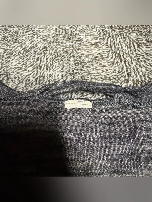 Lululemon T-shirt - Image 2