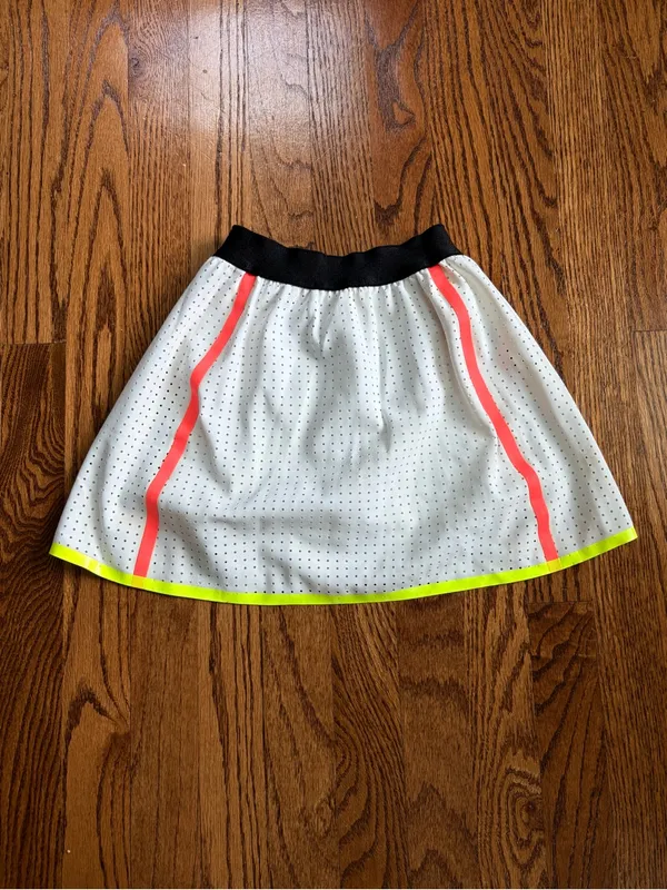 Monreal London XS Perforated Tennis Skort Neon Trim Built In Shorts - Image 4