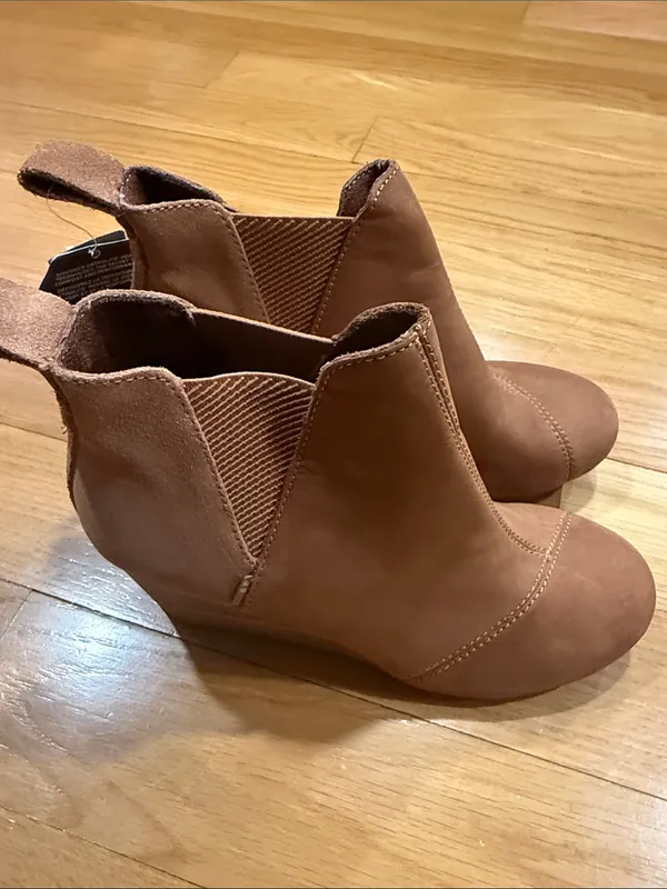 Toms NWT Kelsey wedge pull on booties size 5 . - Image 4