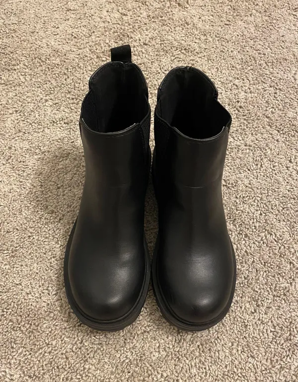 black boots Size 6.5 - Image 2