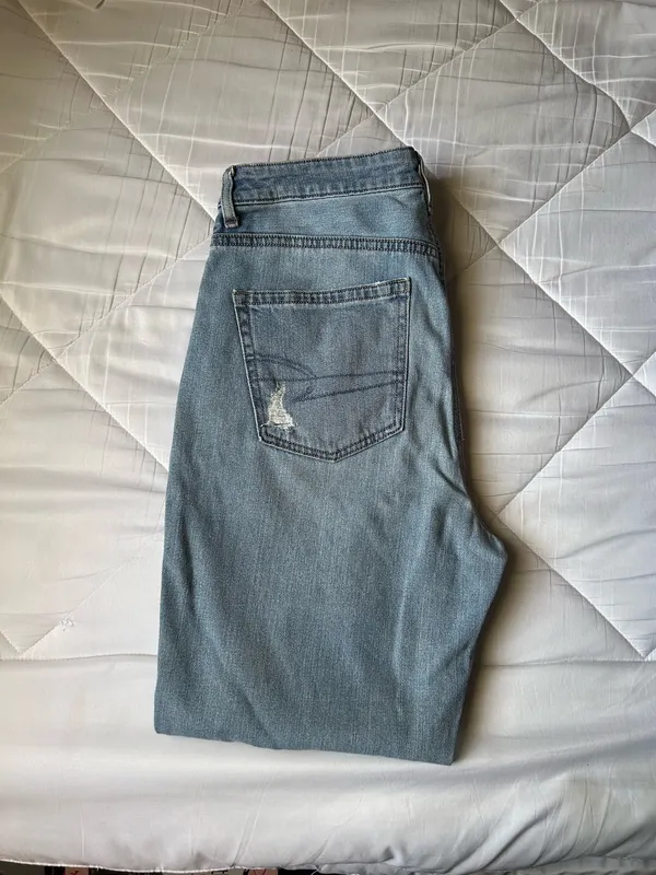 American Eagle Mom jeans size 8 - Image 2