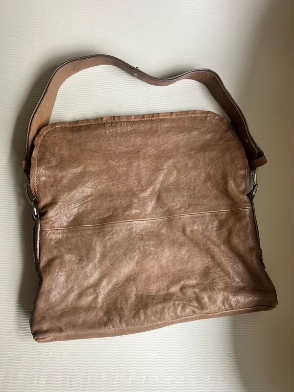 Liebeskind Berlin Woven Fold-Over Crossbody – Distressed Two-Tone Brown - Image 5
