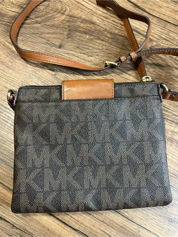 Michael Kors MK Monogram Crossbody Bag - Image 5