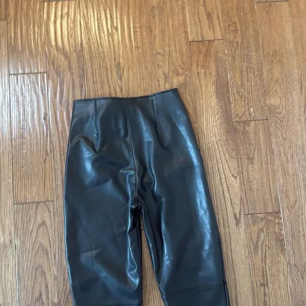 Abercrombie & Fitch NWT black vegan leather leggings size s - Image 12