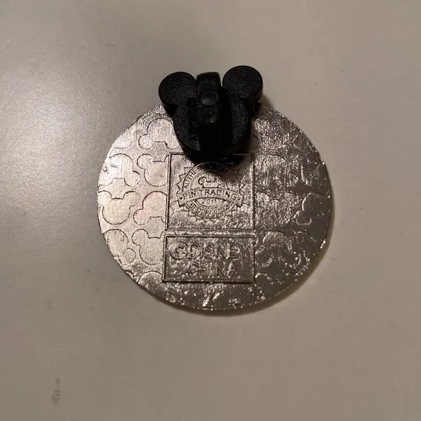 DISNEY Dumbo Pin Trading - Image 2