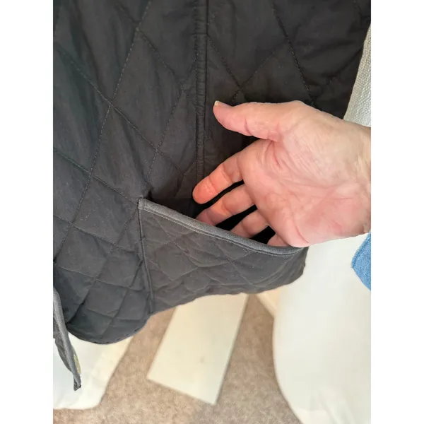 L.L. Bean Quilted Jacket Womens Medium Black Water Resistant Collared Button Up - Image 3